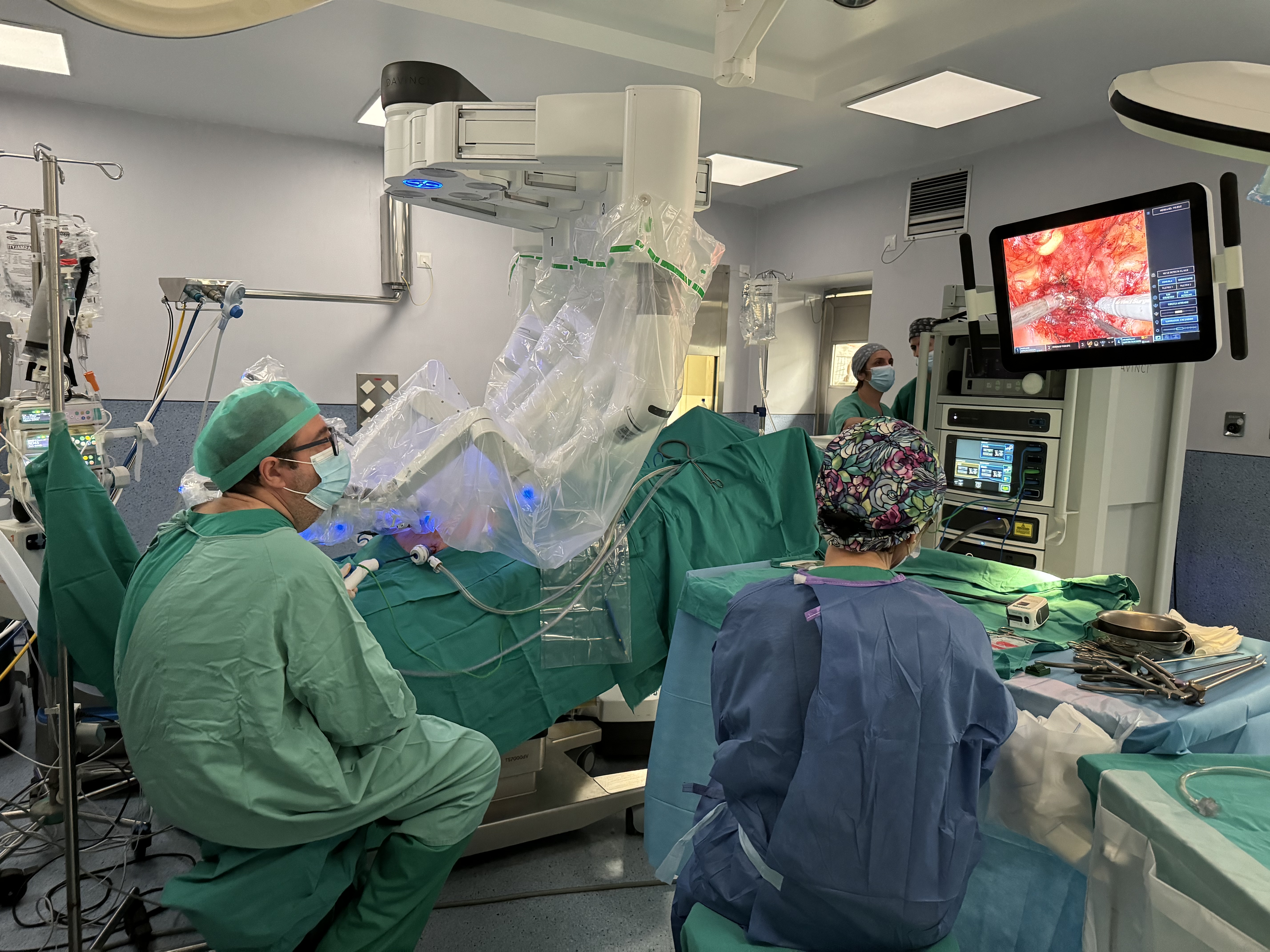 L'Hospital Doctor Peset supera les 100 cirurgies robòtiques assistides amb el sistema Da Vinci als q