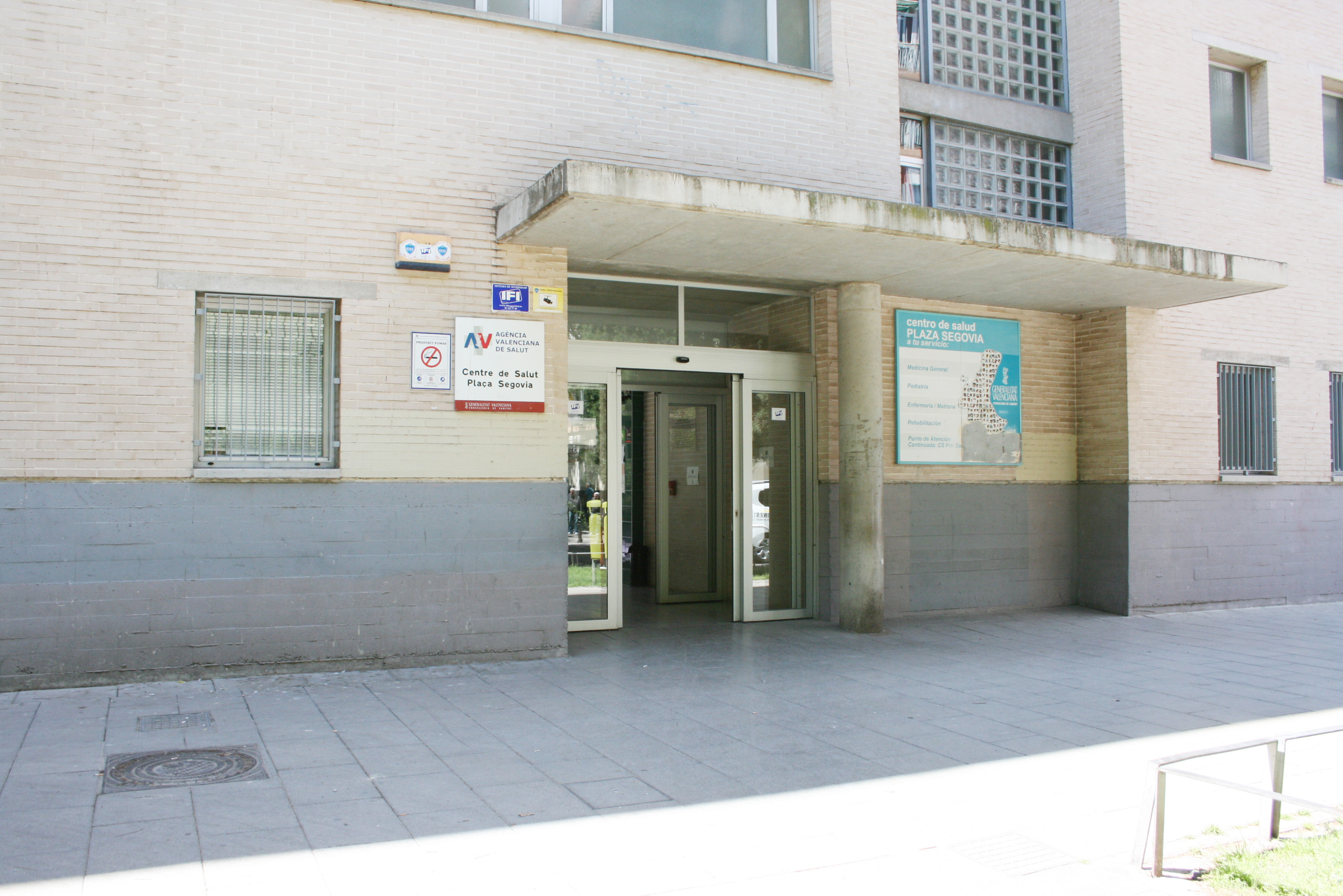 Façana centre salut Plaça Segòvia